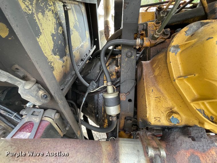 image for item IC9304 White 4-150 Field Boss  4WD tractor