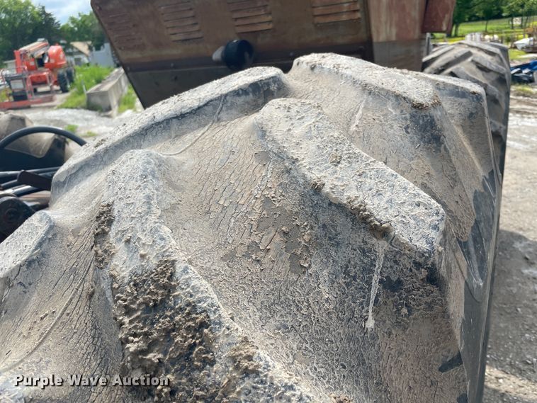 image for item IC9304 White 4-150 Field Boss  4WD tractor