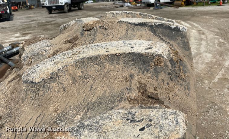 image for item IC9304 White 4-150 Field Boss  4WD tractor