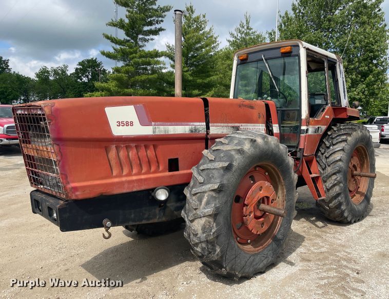image for item IC9307 International 3588  4WD tractor