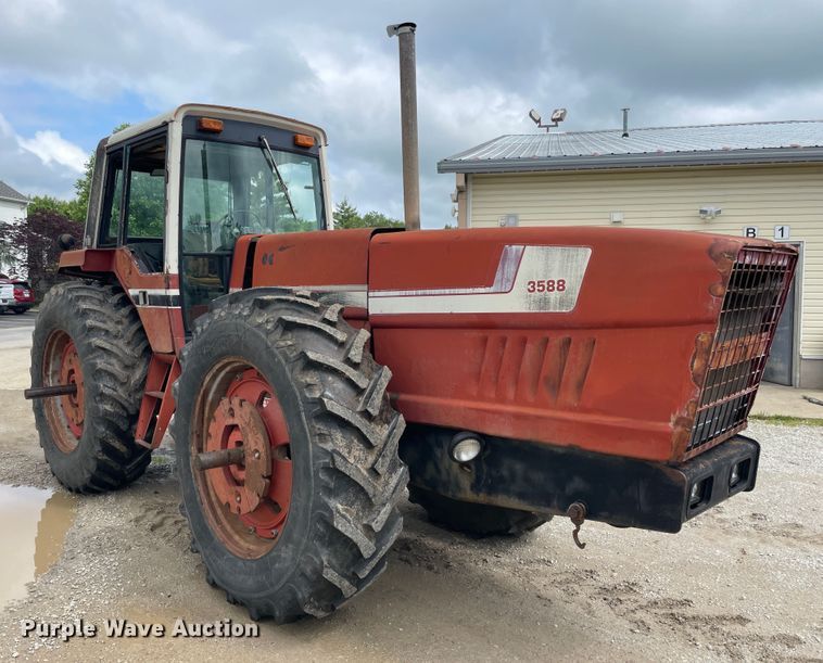 image for item IC9307 International 3588  4WD tractor