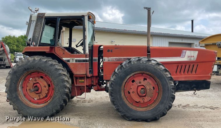 image for item IC9307 International 3588  4WD tractor
