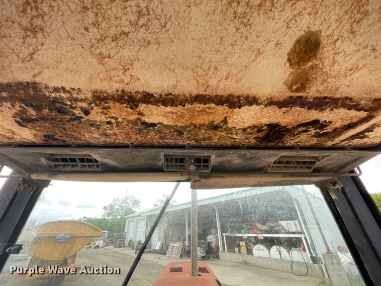 image for item IC9307 International 3588  4WD tractor