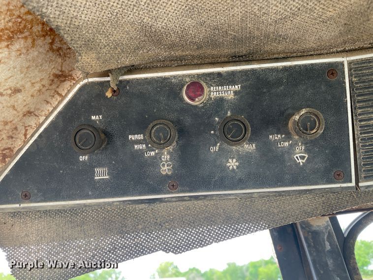 image for item IC9307 International 3588  4WD tractor