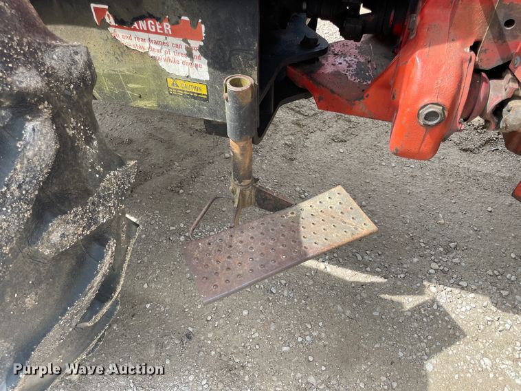 image for item IC9307 International 3588  4WD tractor