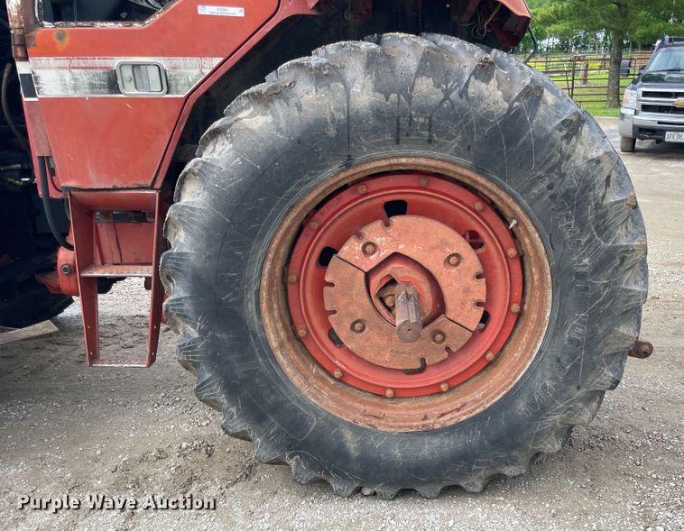 image for item IC9307 International 3588  4WD tractor