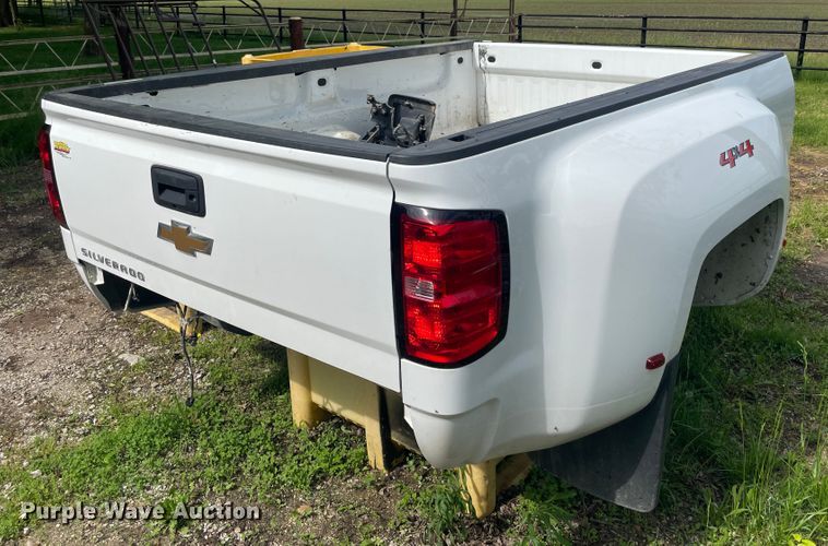 image for item IC9308 Chevrolet Silverado pickup bed