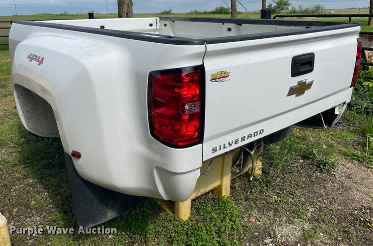 image for item IC9308 Chevrolet Silverado pickup bed