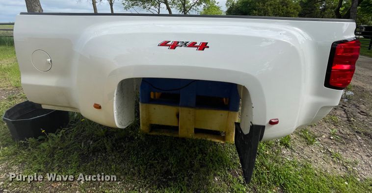 image for item IC9308 Chevrolet Silverado pickup bed