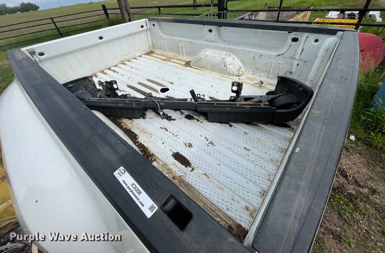 image for item IC9308 Chevrolet Silverado pickup bed