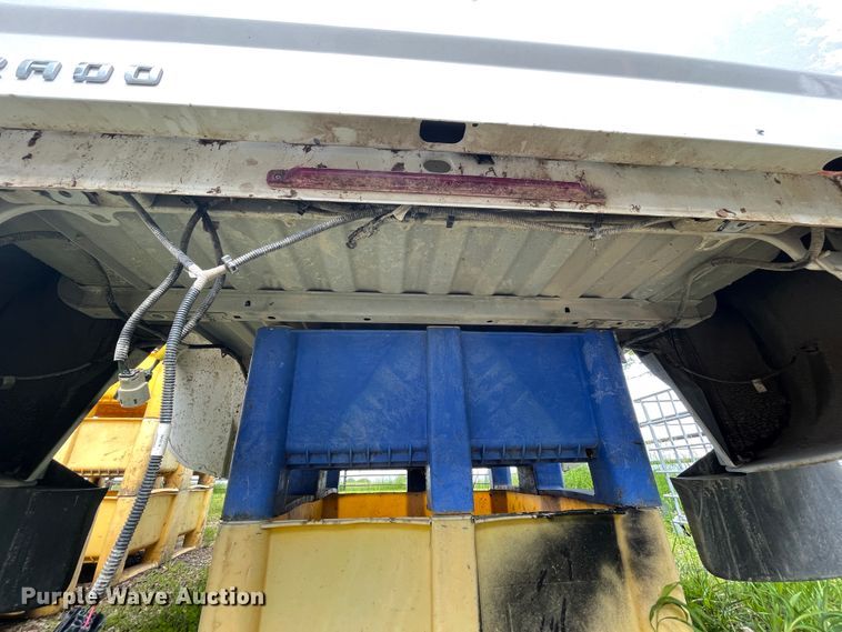 image for item IC9308 Chevrolet Silverado pickup bed