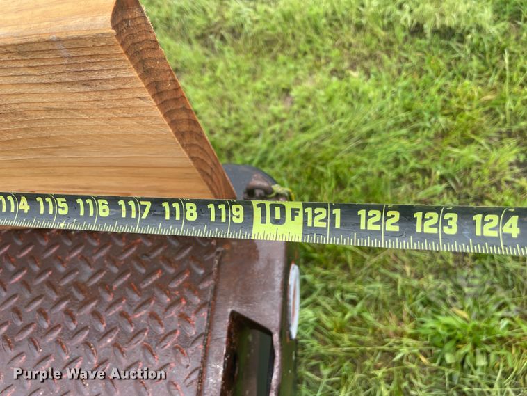 image for item IC9318 1976 International 1700  dump flatbed truck