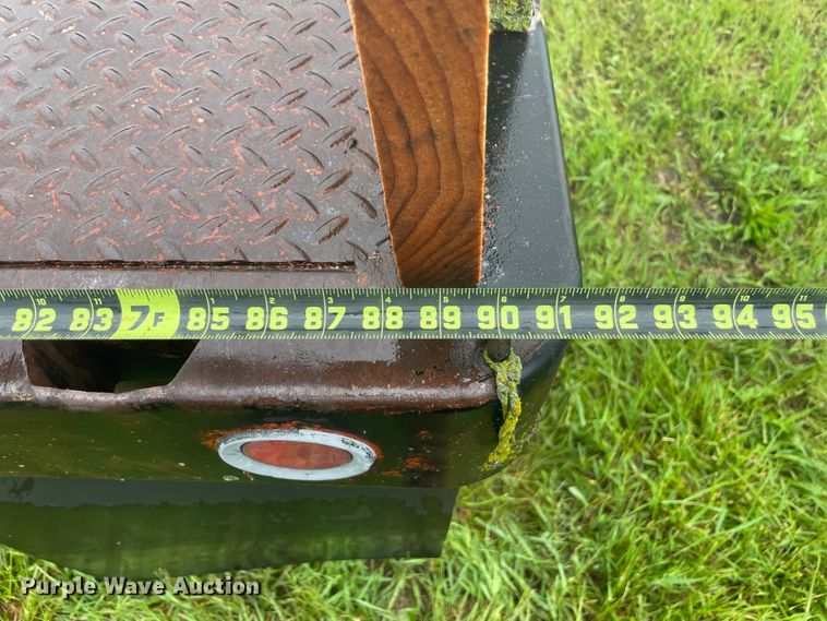 image for item IC9318 1976 International 1700  dump flatbed truck