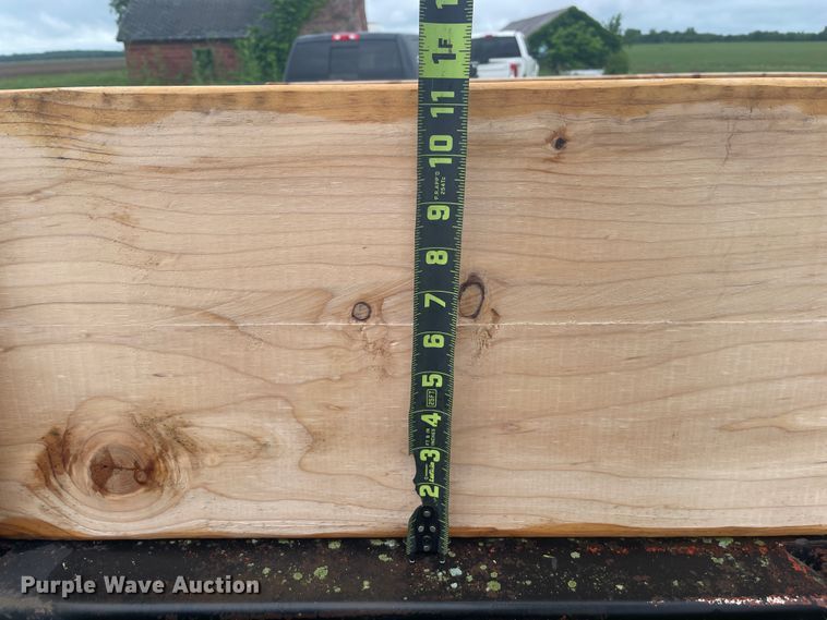 image for item IC9318 1976 International 1700  dump flatbed truck