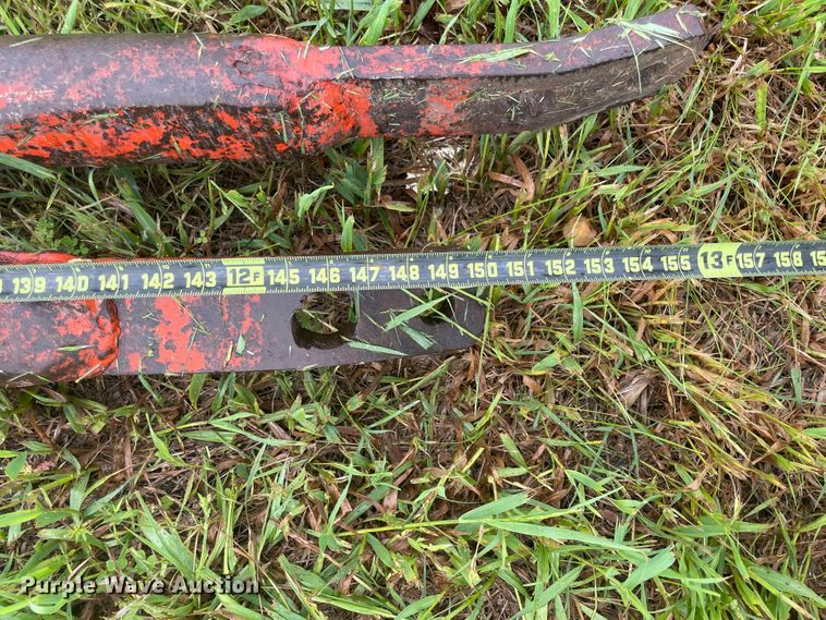 image for item IC9318 1976 International 1700  dump flatbed truck