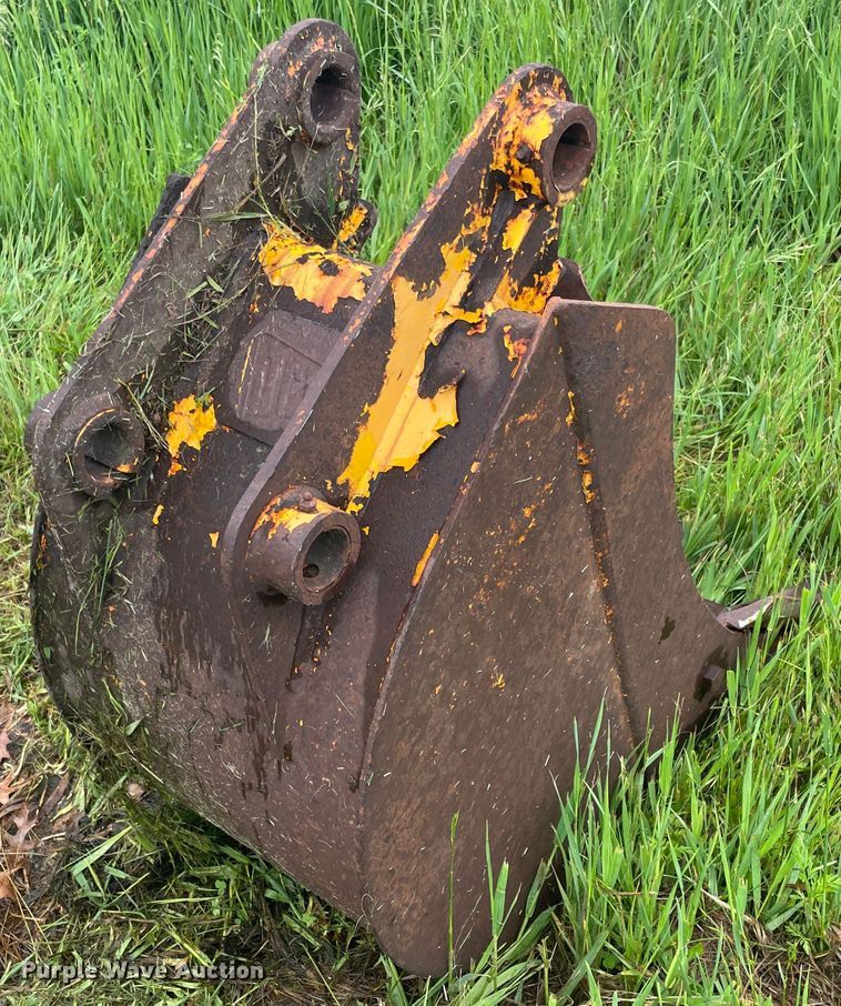 image for item IC9320 JCB  16" backhoe bucket