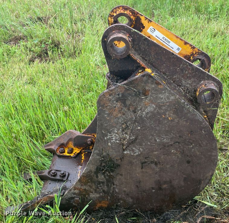 image for item IC9320 JCB  16" backhoe bucket