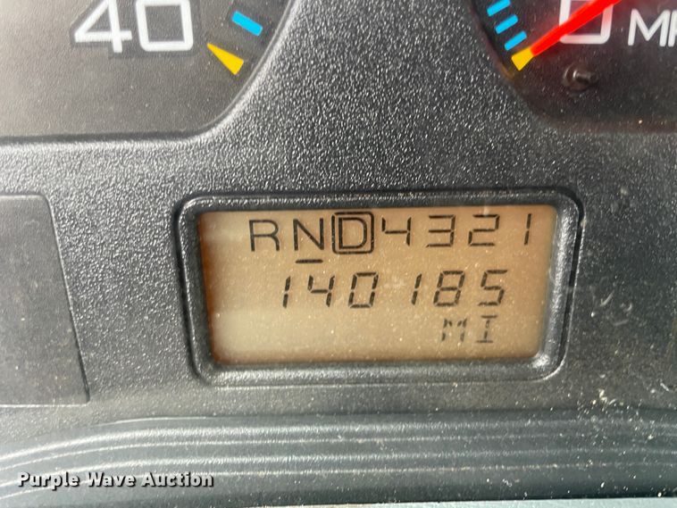 image for item IC9327 2006 International 7400  bucket truck