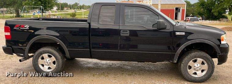 image for item IC9376 2005 Ford F150  SuperCab pickup truck