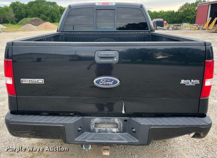 image for item IC9376 2005 Ford F150  SuperCab pickup truck