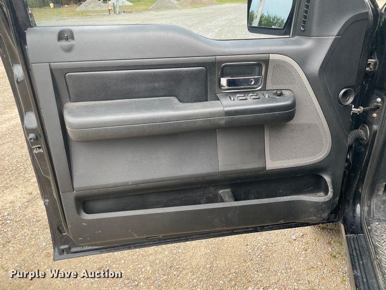 image for item IC9376 2005 Ford F150  SuperCab pickup truck