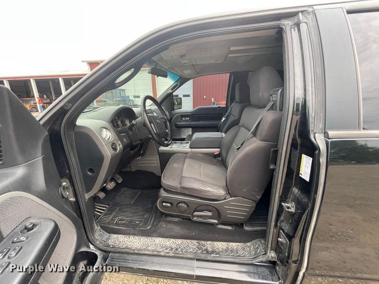 image for item IC9376 2005 Ford F150  SuperCab pickup truck