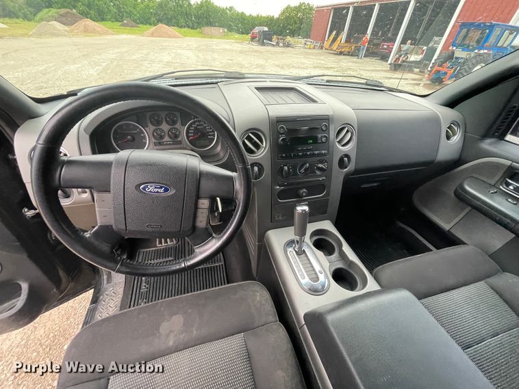 image for item IC9376 2005 Ford F150  SuperCab pickup truck