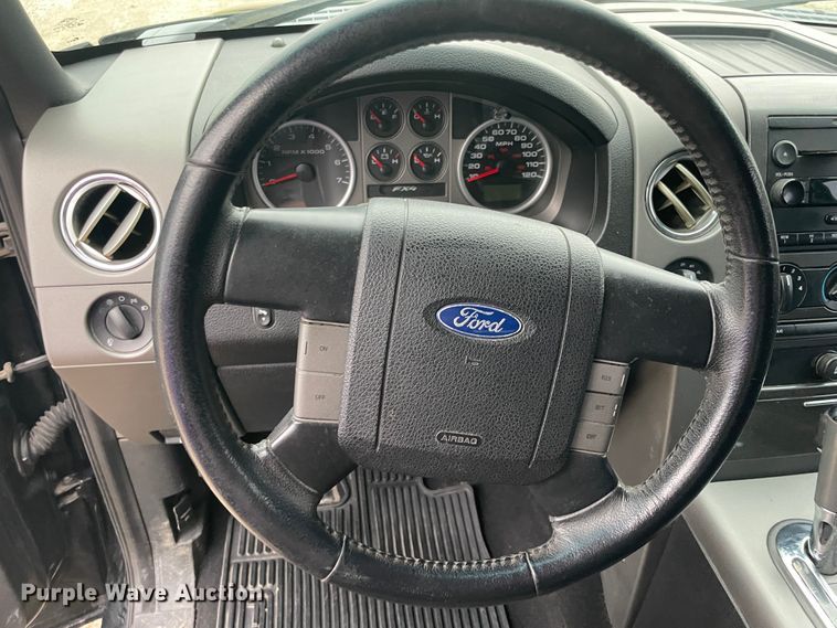 image for item IC9376 2005 Ford F150  SuperCab pickup truck