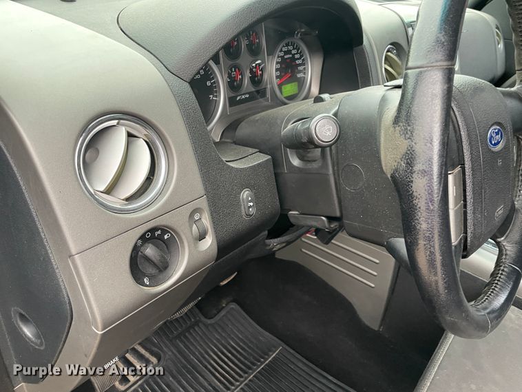 image for item IC9376 2005 Ford F150  SuperCab pickup truck