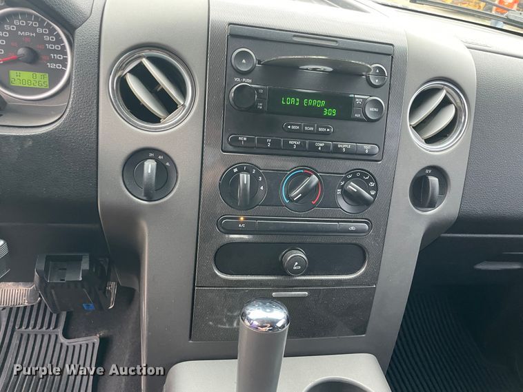 image for item IC9376 2005 Ford F150  SuperCab pickup truck