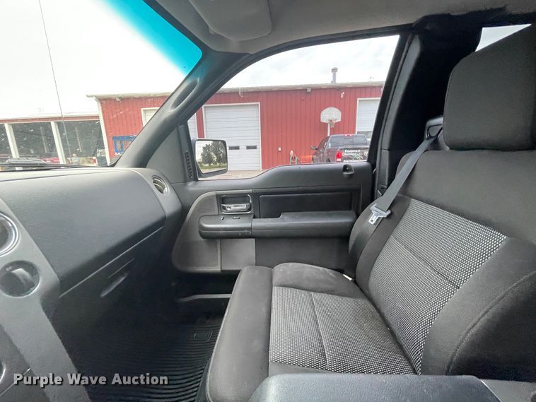 image for item IC9376 2005 Ford F150  SuperCab pickup truck