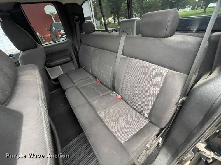 image for item IC9376 2005 Ford F150  SuperCab pickup truck