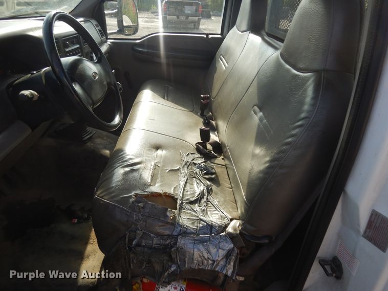 image for item ID9891 1999 Ford F550 Super Duty  flatbed truck