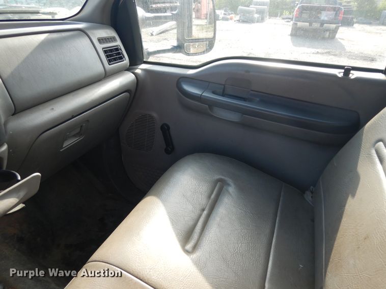 image for item ID9891 1999 Ford F550 Super Duty  flatbed truck