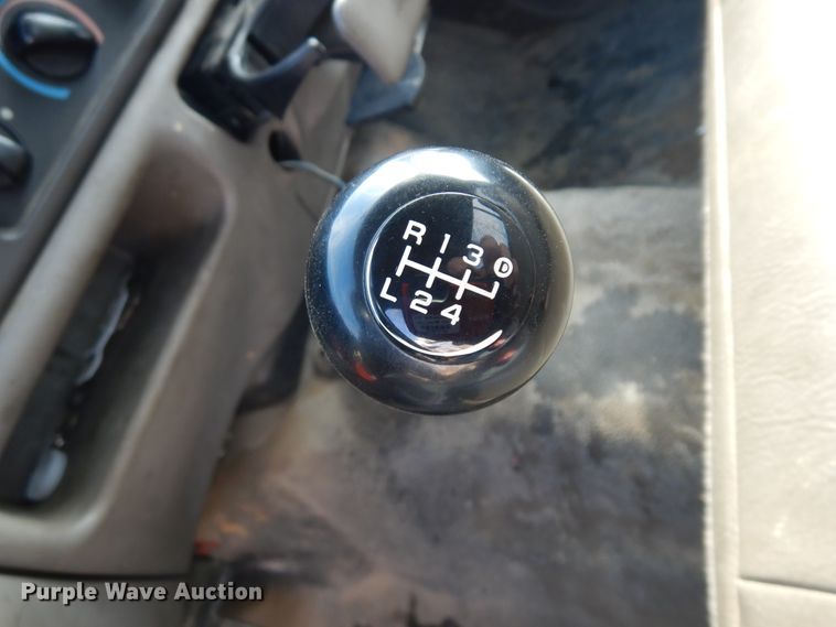 image for item ID9891 1999 Ford F550 Super Duty  flatbed truck