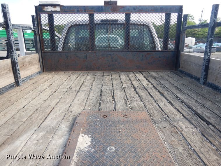 image for item ID9891 1999 Ford F550 Super Duty  flatbed truck