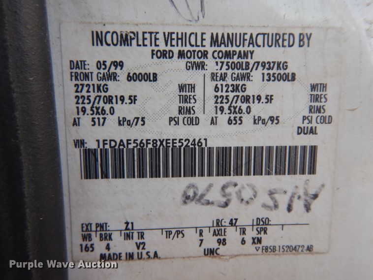 image for item ID9891 1999 Ford F550 Super Duty  flatbed truck