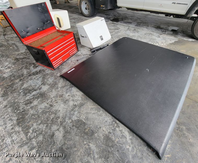 image for item IF9826 Pickup truck accessories