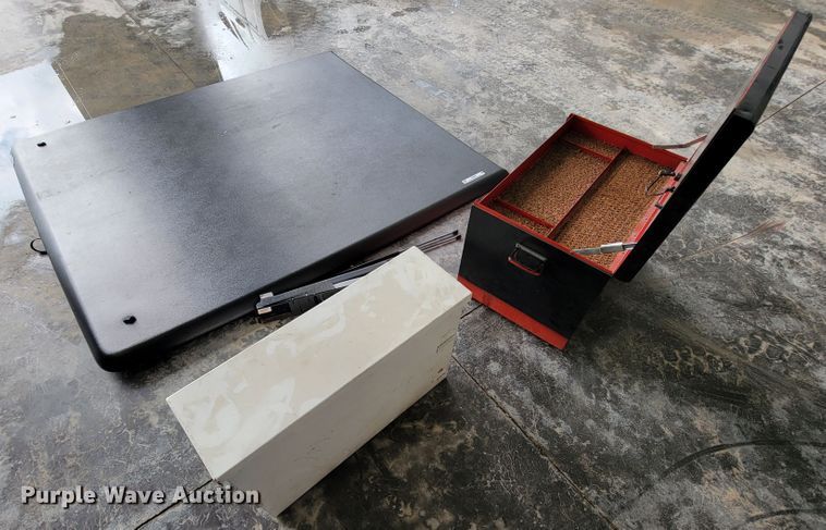 image for item IF9826 Pickup truck accessories