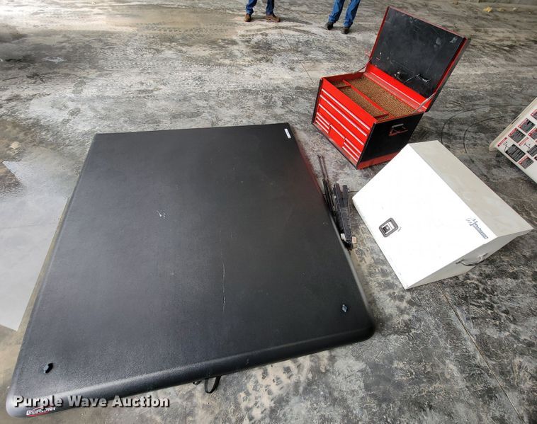 image for item IF9826 Pickup truck accessories