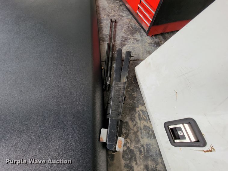 image for item IF9826 Pickup truck accessories