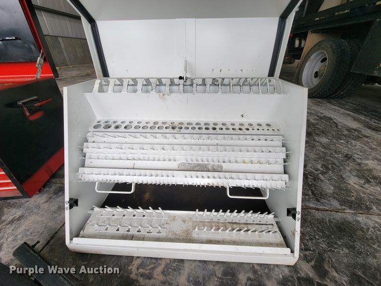 image for item IF9826 Pickup truck accessories