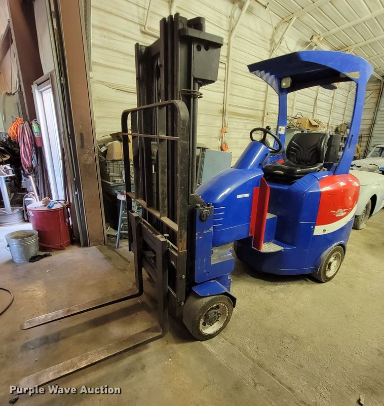 image for item IF9831 Tailift DV8R  forklift