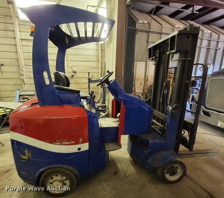 image for item IF9831 Tailift DV8R  forklift