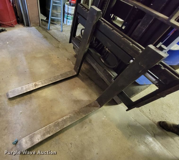 image for item IF9831 Tailift DV8R  forklift