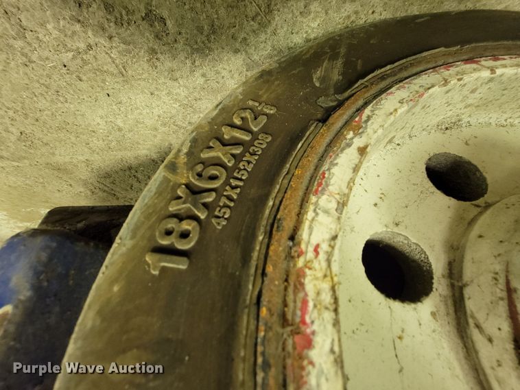 image for item IF9831 Tailift DV8R  forklift