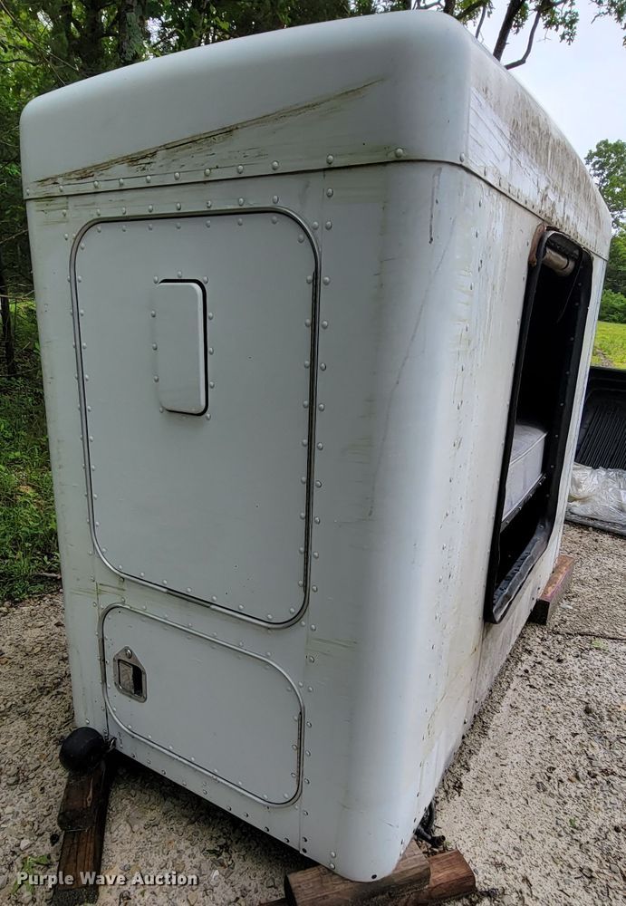 image for item IF9841 Sleeper