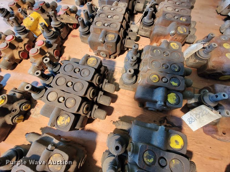 image for item IF9850 (42) hydraulic control valves