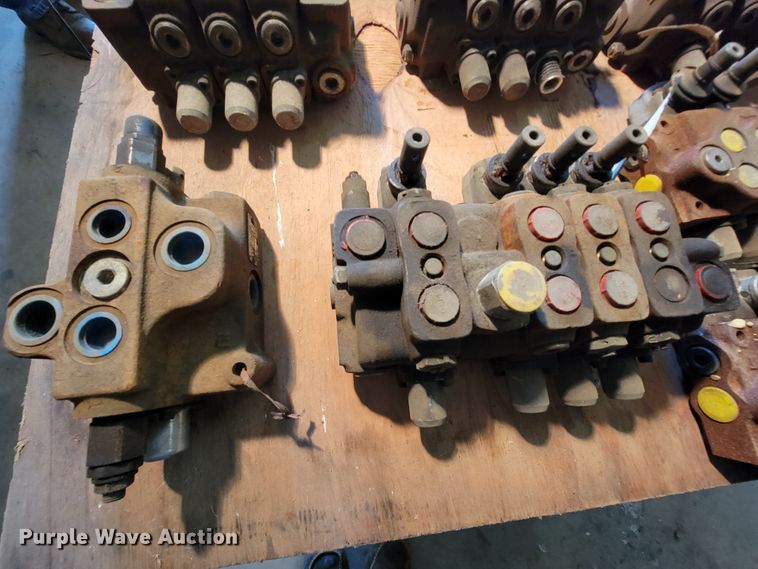 image for item IF9850 (42) hydraulic control valves