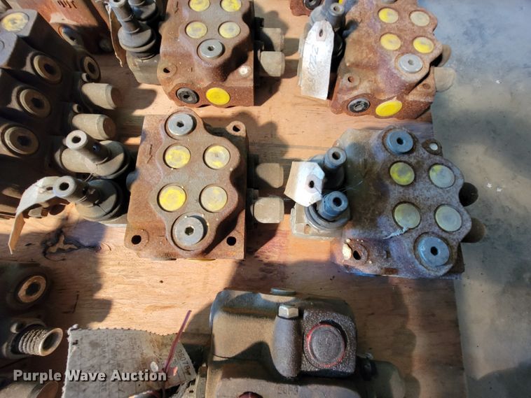 image for item IF9850 (42) hydraulic control valves